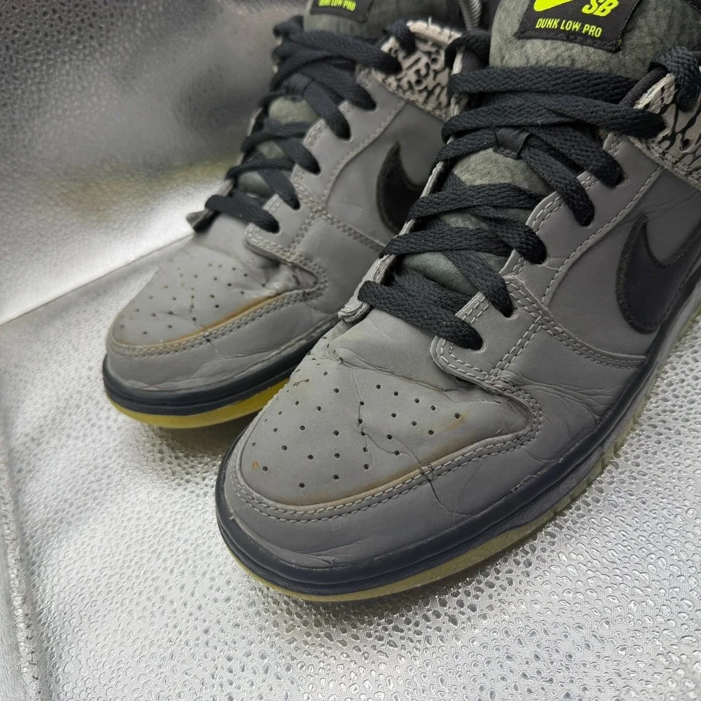 Size 8.5 Nike SB‎ Dunk Low Premium QS Silver Mens Athletic Sneakers 504750-017
